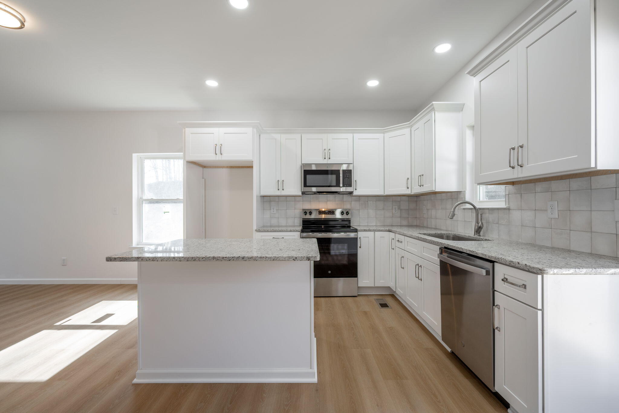 3022 Addison Road Chattanooga, TN 37406 - Photo 7 of 14 19-web-or-mls-DSC_2070