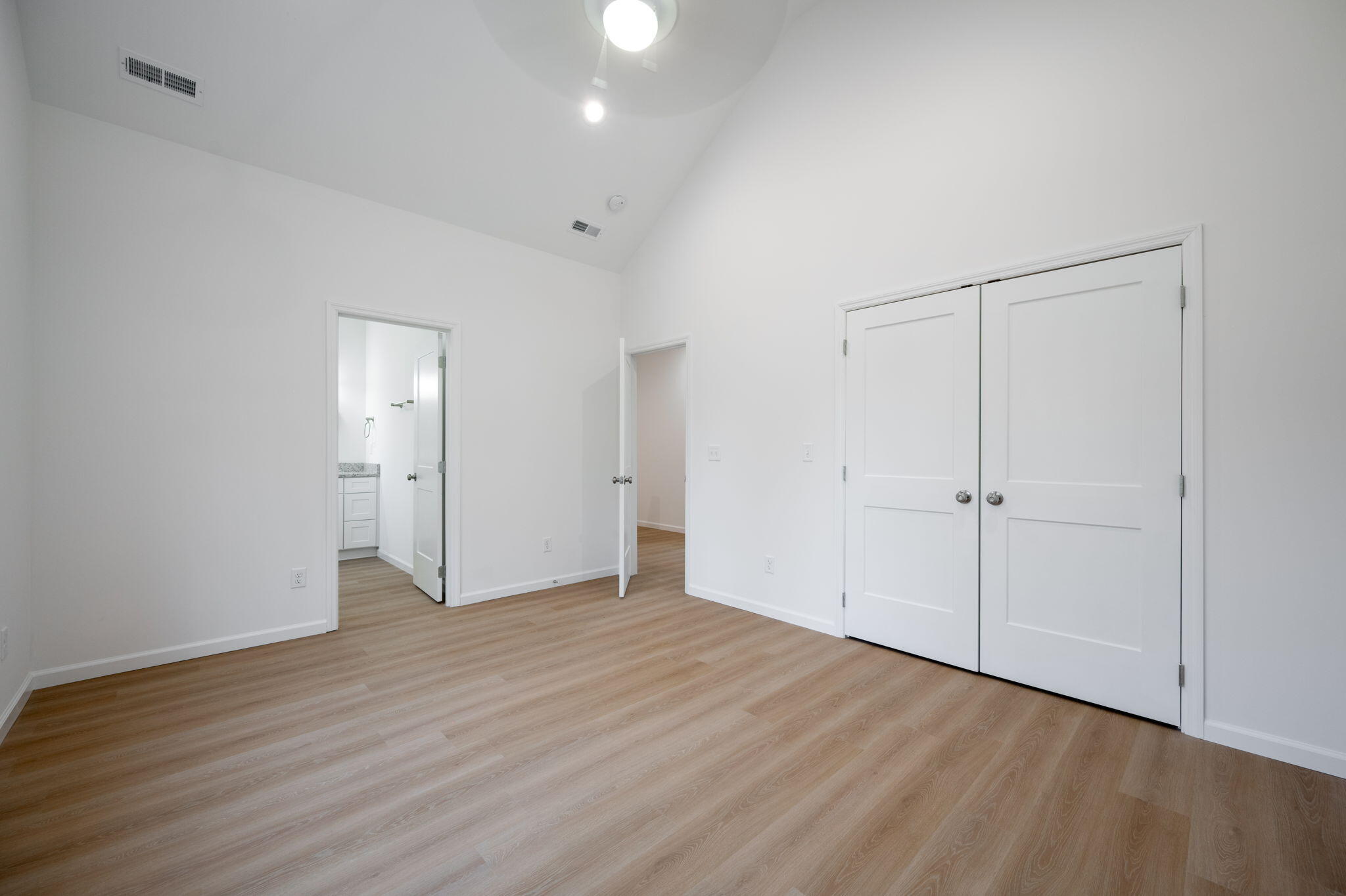 3022 Addison Road Chattanooga, TN 37406 - Photo 9 of 14 7-web-or-mls-DSC_2028