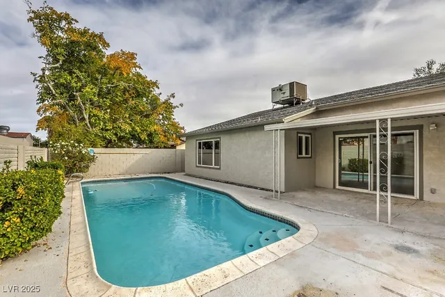 $2,495 | 5261 South Sepulveda Boulevard, Las Vegas, NV 89118