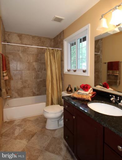 7016 Roundtree Road Falls Church, VA 22042 - Photo 14 of 26 Bath