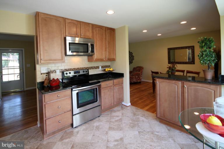 7016 Roundtree Road Falls Church, VA 22042 - Photo 19 of 26 Kitchen