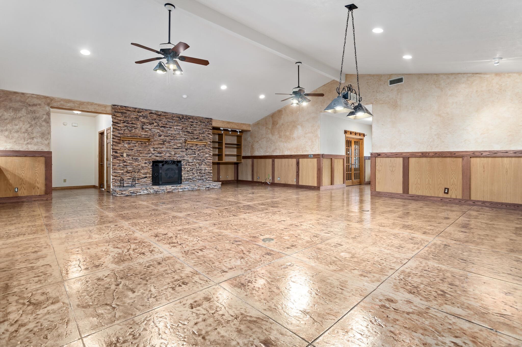 486 Parish Road Orange, TX 77632 - Photo 11 of 49
