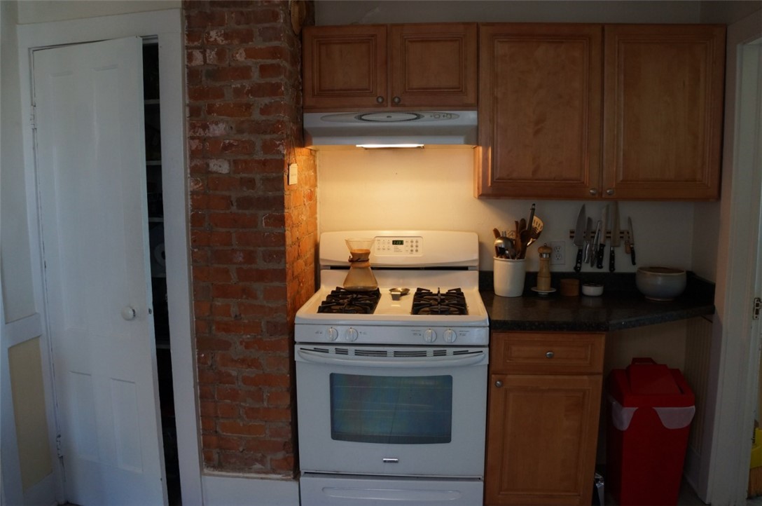 28 Bly Street, Unit 28 Rochester, NY 14620 - Photo 3 of 6