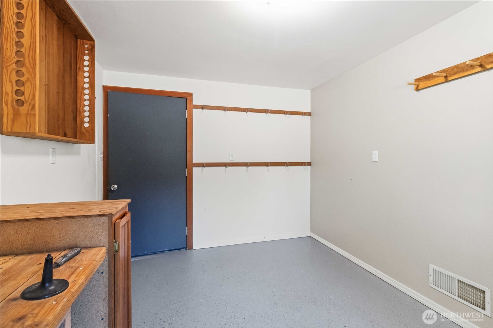 359 Frank Smith Road Toutle, WA 98649 - Photo 30 of 40 a view of an empty room