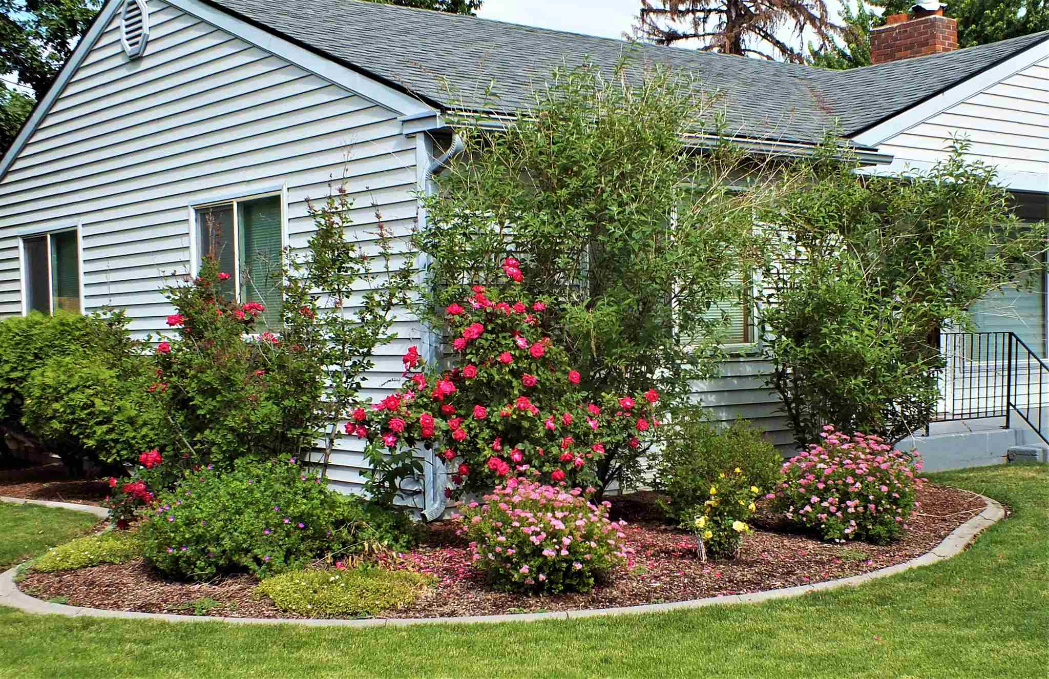 211 North Blake Road Spokane Valley, WA 99216 - Photo 2 of 33