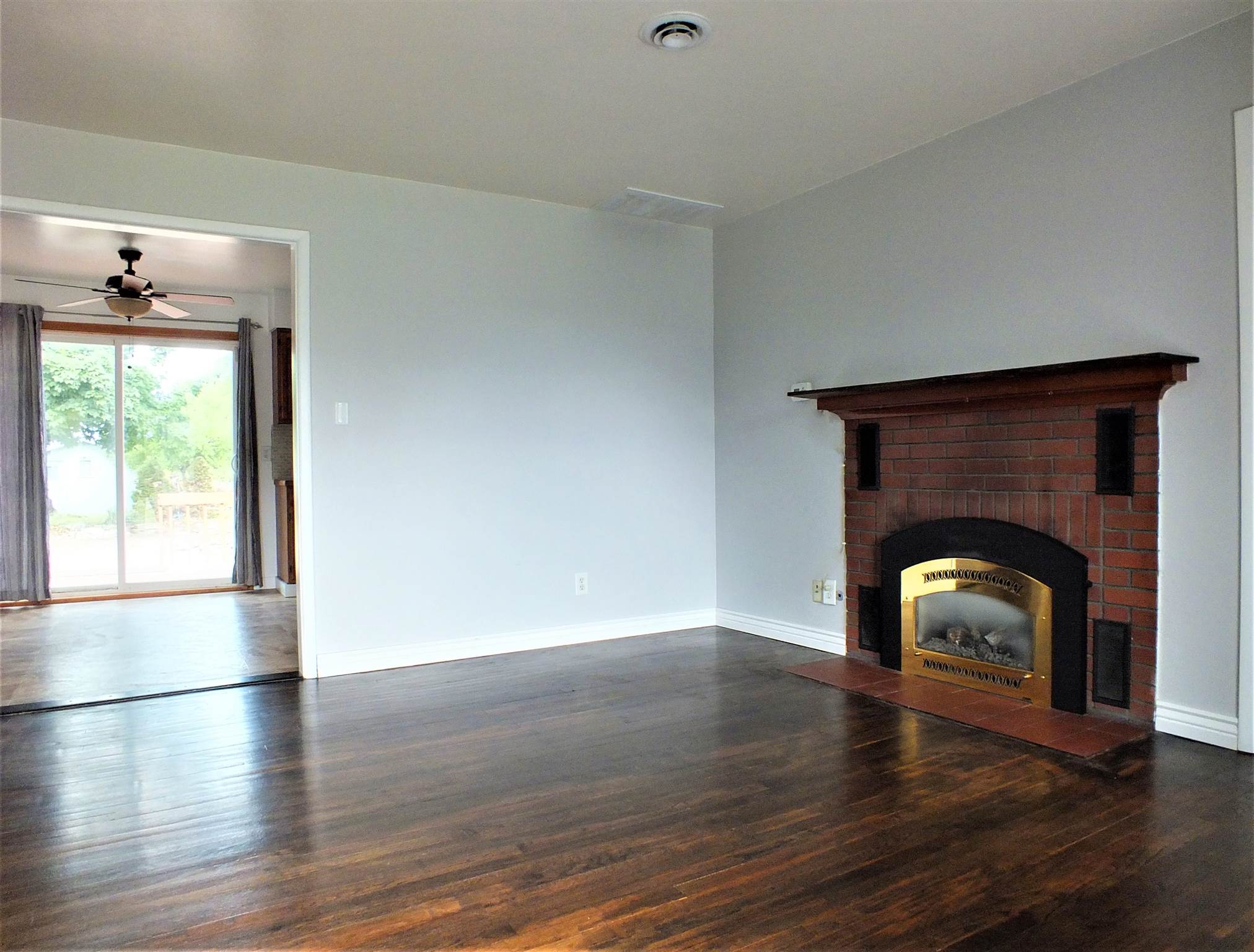 211 North Blake Road Spokane Valley, WA 99216 - Photo 3 of 33