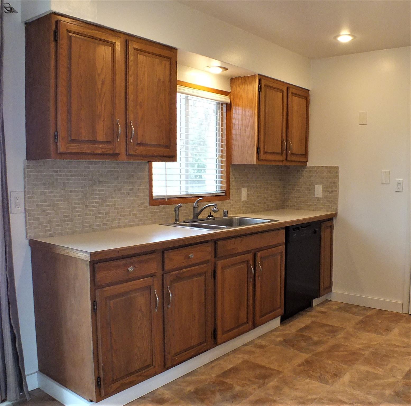 211 North Blake Road Spokane Valley, WA 99216 - Photo 7 of 33