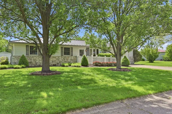 $149,900 | 431 Indiana Avenue, Parker City, IN 47368