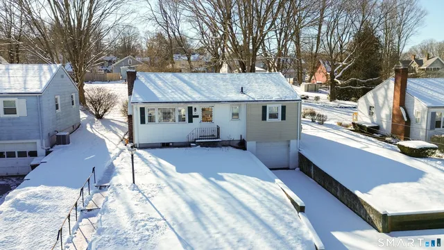 $325,000 | 141 Orchard Street, Meriden, CT 06450