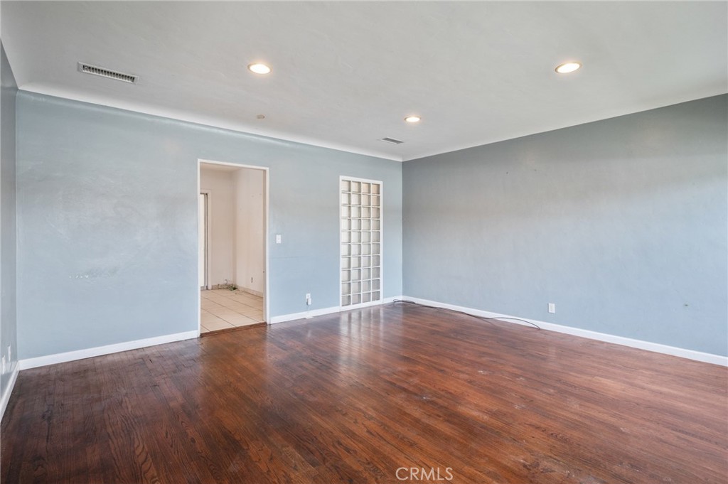 2736 Jackson Street East Carson, CA 90810 - Photo 5 of 37