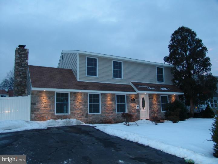 62 Long Loop Road Levittown, PA 19056 - Photo 1 of 14 Exterior Front