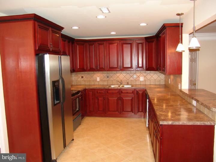 62 Long Loop Road Levittown, PA 19056 - Photo 2 of 14 Kitchen