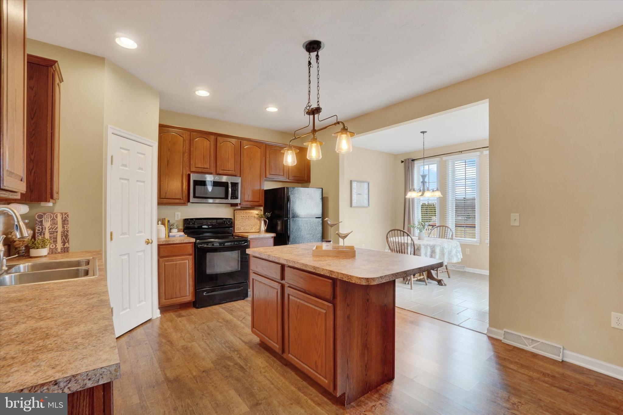 4271 Board Road Manchester, PA 17345 - Photo 5 of 27 Gallery Image 5
