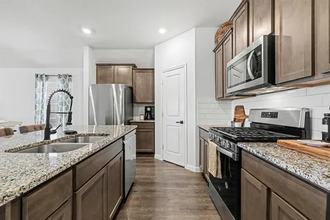 $294,900 | 706 Spur Ridge, Princeton, TX 75407