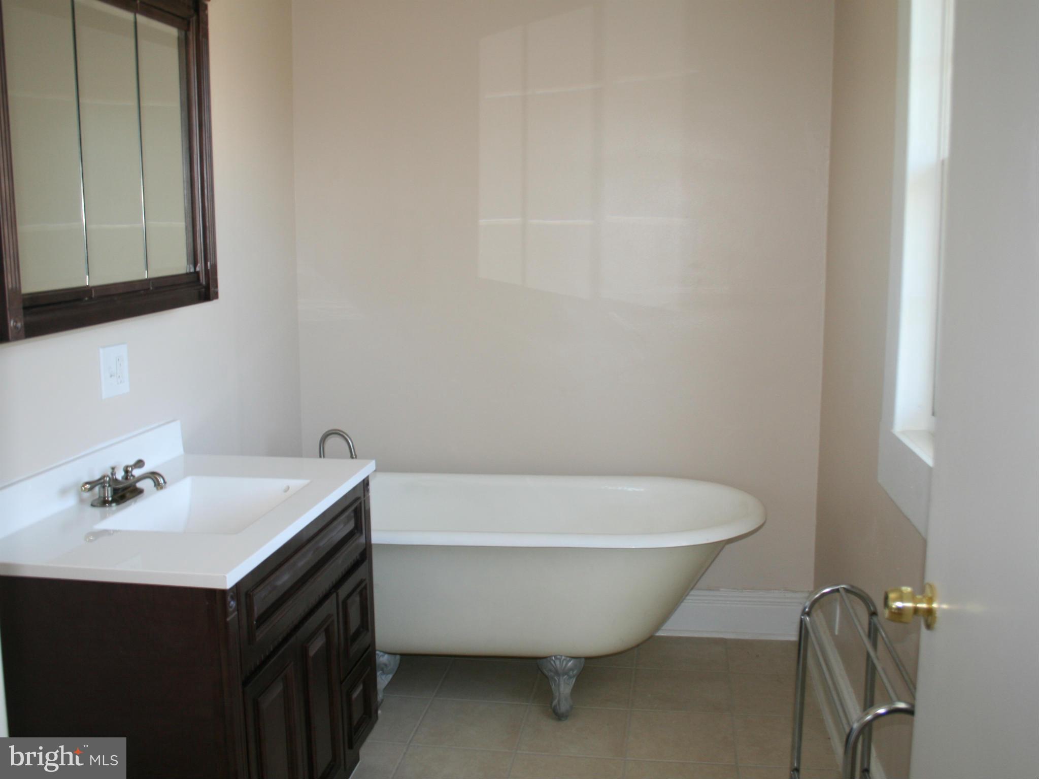 4108 Ritchie Highway Baltimore, MD 21225 - Photo 20 of 28 Bath (Master)