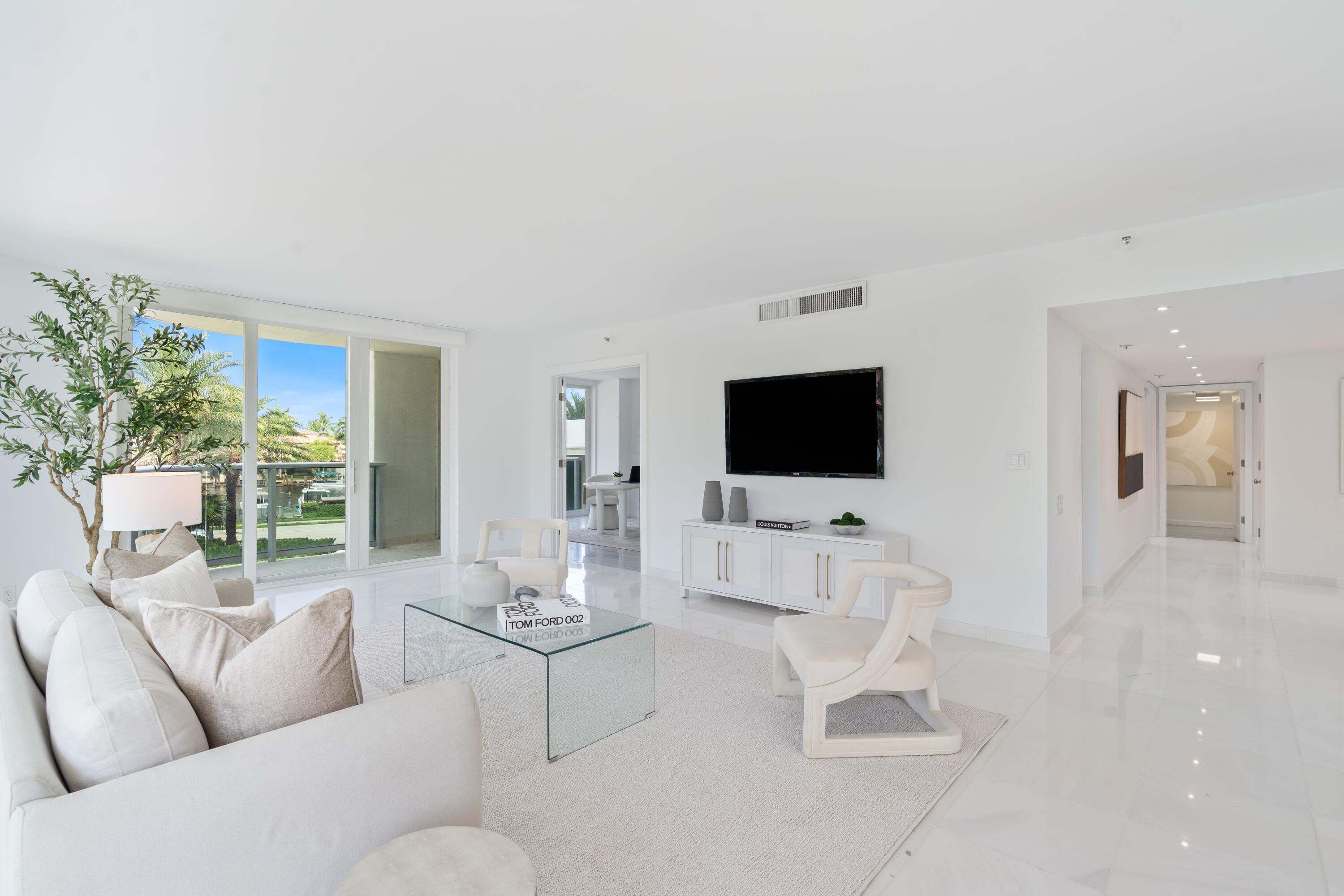 350 South Ocean Boulevard, Unit 1B Boca Raton, FL 33432 - Photo 2 of 26 Living Room