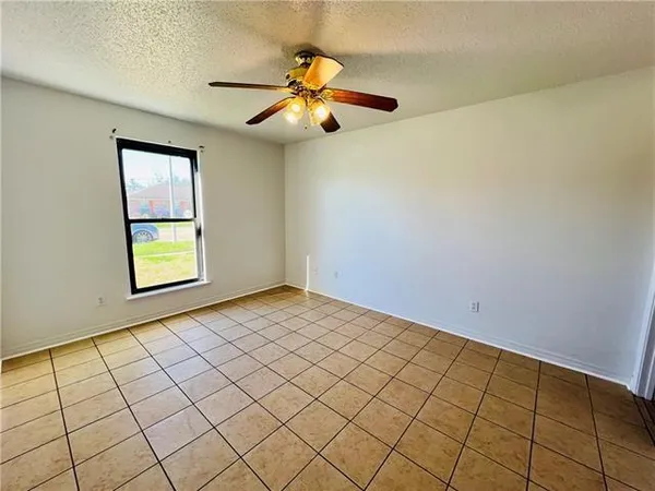 $1,800 | 1308 Cambridge Drive, Laplace, LA 70068