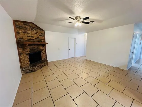 $1,800 | 1308 Cambridge Drive, Laplace, LA 70068