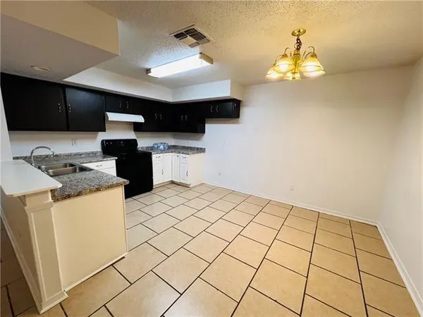 $1,800 | 1308 Cambridge Drive, Laplace, LA 70068