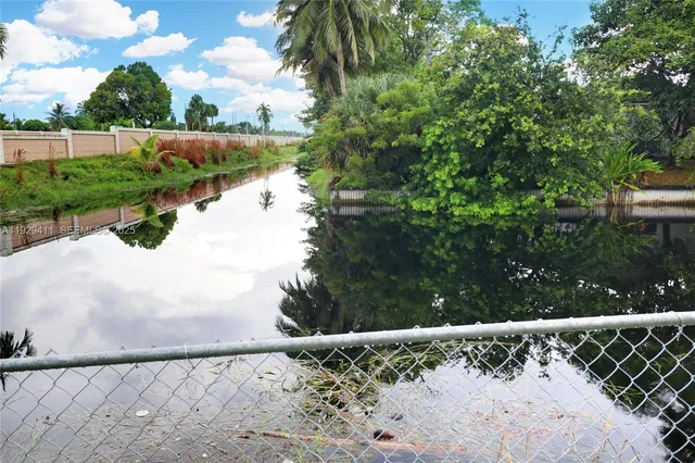 $395,000 | 6352 Boulevard Of Champions, Unit 1, North Lauderdale, FL 33068