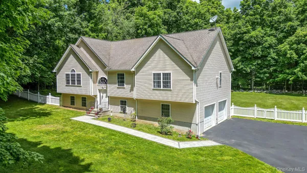 $839,000 | 36 Front Street, Mahopac, NY 10541