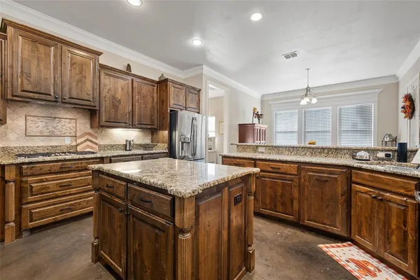 $945,000 | 2370 Garrett Lane, China Spring, TX 76633