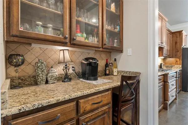 $945,000 | 2370 Garrett Lane, China Spring, TX 76633