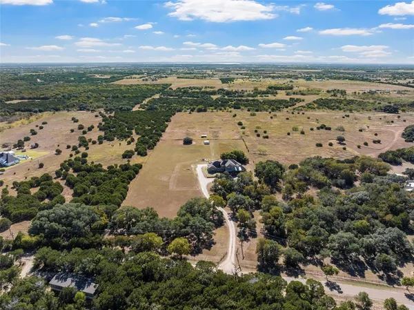 $945,000 | 2370 Garrett Lane, China Spring, TX 76633