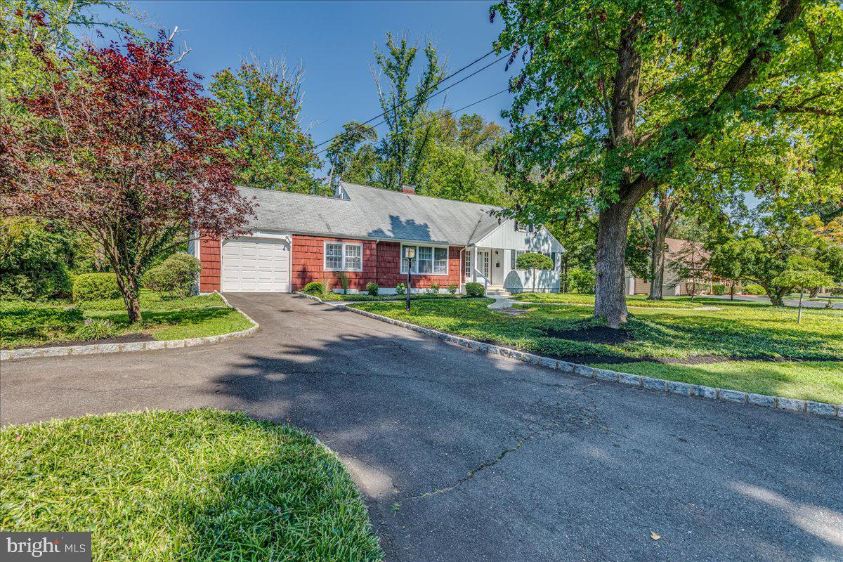 134 Sycamore Road Princeton, NJ 08540 - Photo 3 of 32