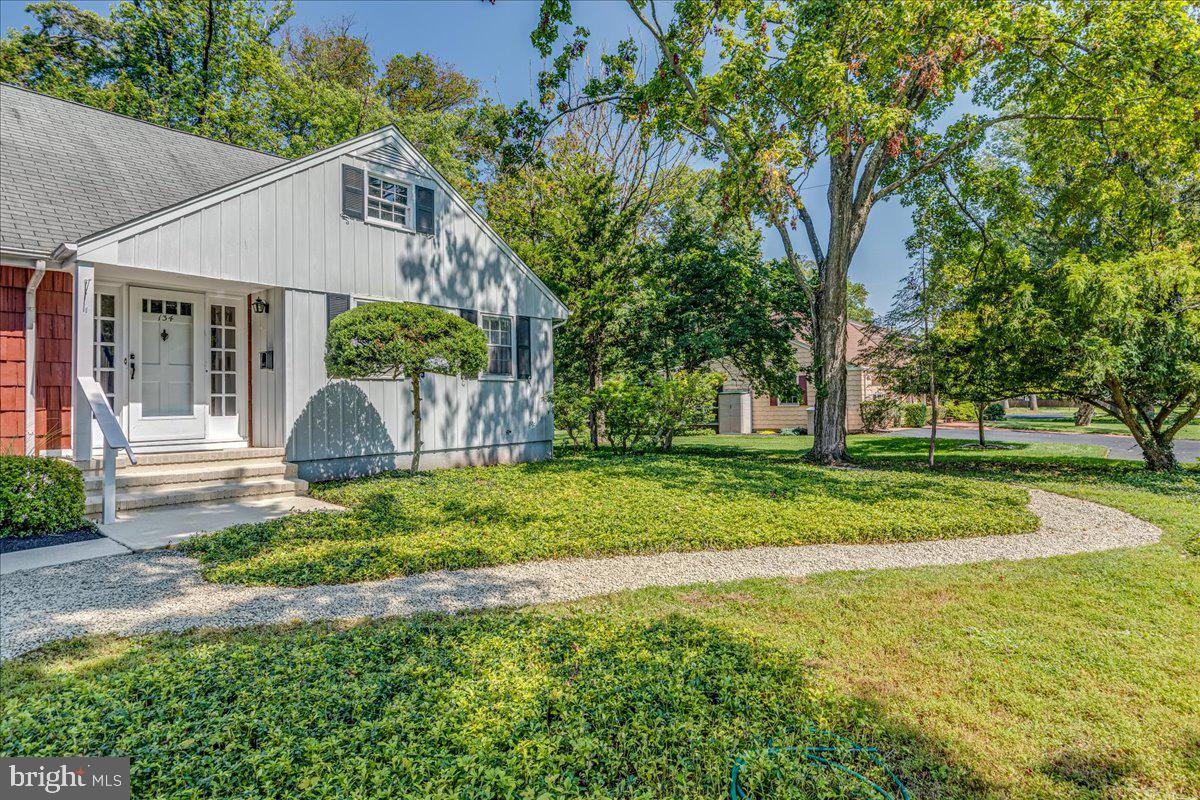 134 Sycamore Road Princeton, NJ 08540 - Photo 5 of 32