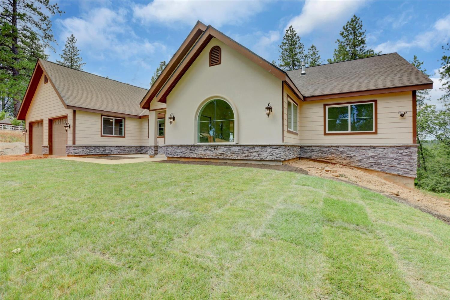 10279 Evergreen Ranch Court Grass Valley, CA 95949 - Photo 2 of 79