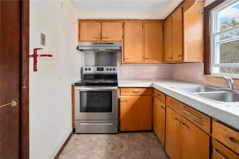 $649,900 | 370 Montgomery Avenue, Cranston, RI 02905