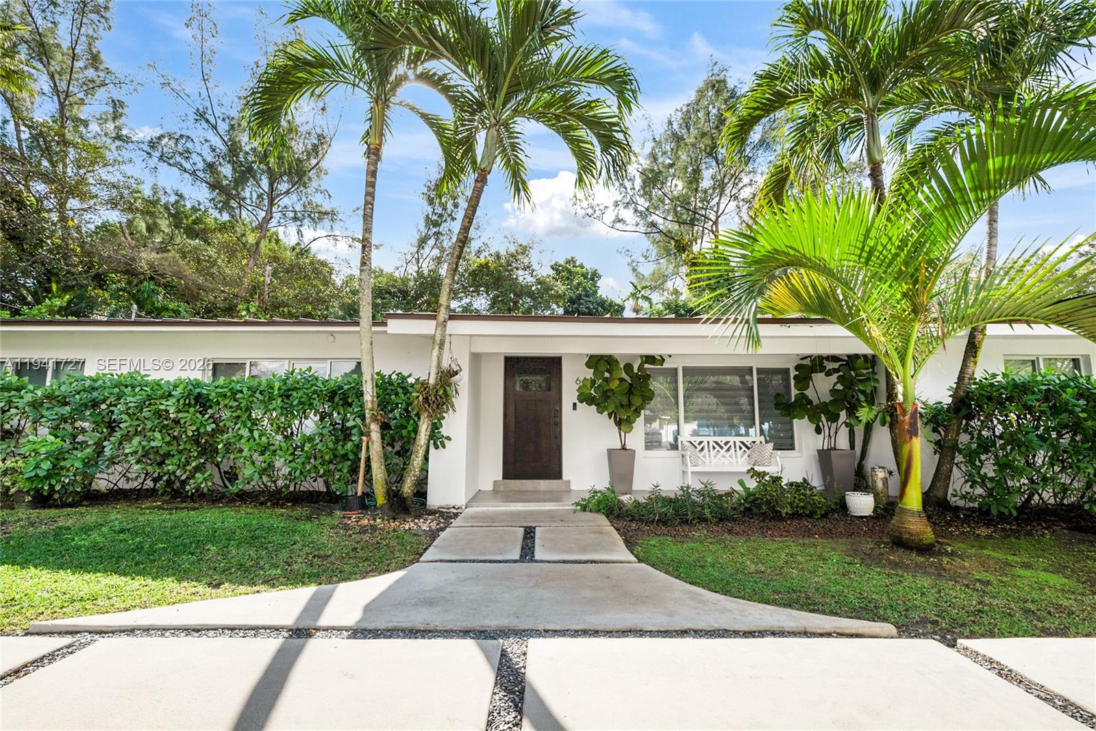 6440 Southwest 44th Street Miami, FL 33155 - Photo 3 of 27 Gallery Image 3