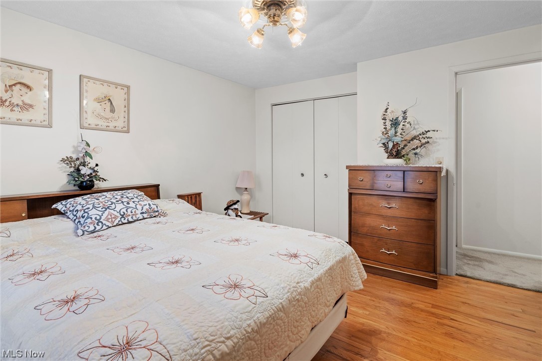 5624 Dolphin Road Mentor, OH 44060 - Photo 22 of 30 View of hardwood floored bedroom