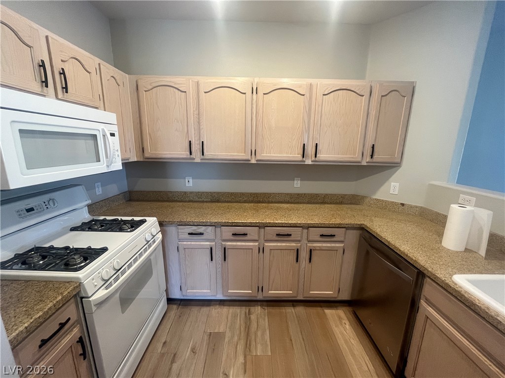 8728 Red Rio Drive, Unit 201 Las Vegas, NV 89128 - Photo 2 of 30