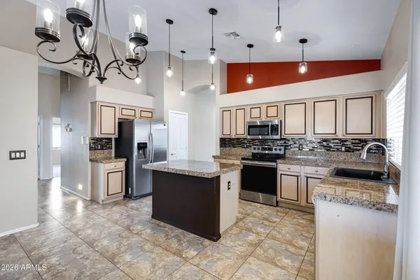 $575,000 | 1511 East Black Diamond Drive, Gilbert, AZ 85296
