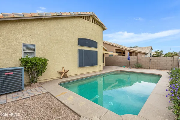 $575,000 | 1511 East Black Diamond Drive, Gilbert, AZ 85296