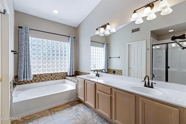 $560,000 | 1511 East Black Diamond Drive, Gilbert, AZ 85296