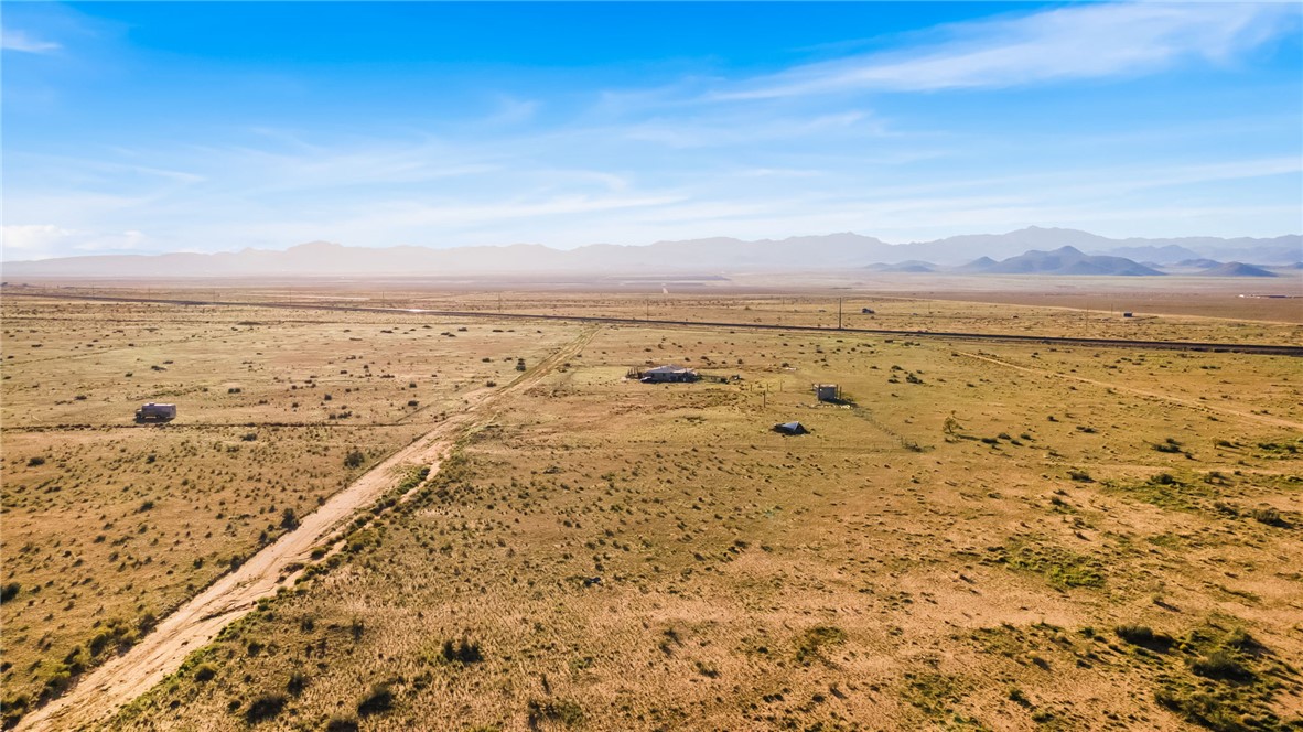 82 Dawson Road Kingman, AZ 86401 - Photo 12 of 17 View