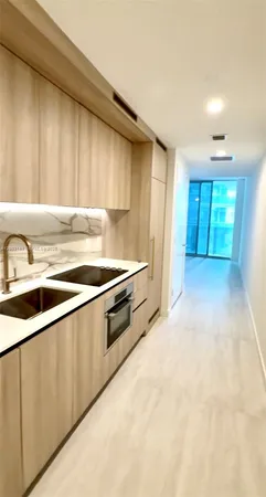 $6,300 | 77 Southeast 5th Street, Unit 2305, Miami, FL 33131