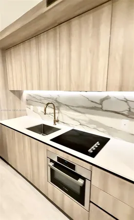 $6,300 | 77 Southeast 5th Street, Unit 2305, Miami, FL 33131