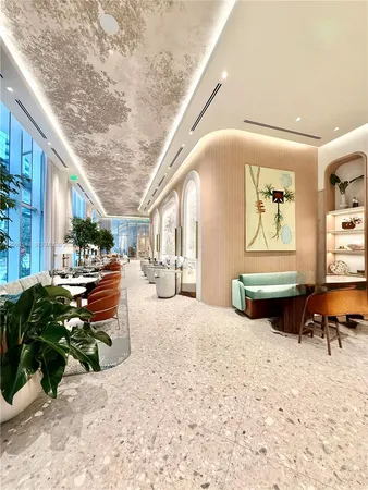 $6,300 | 77 Southeast 5th Street, Unit 2305, Miami, FL 33131