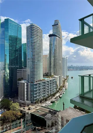 $6,300 | 77 Southeast 5th Street, Unit 2305, Miami, FL 33131