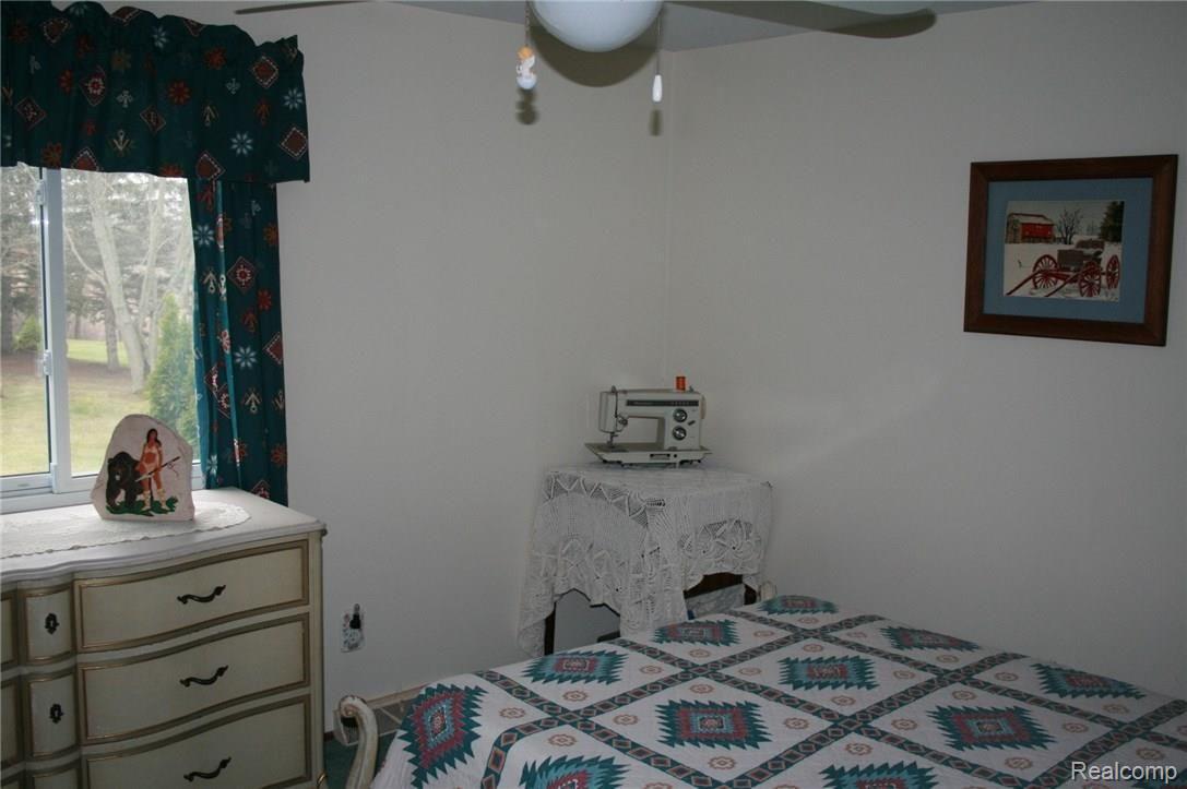 9663 Peer Road South Lyon, MI 48178 - Photo 15 of 18 9 bed 2.jpg