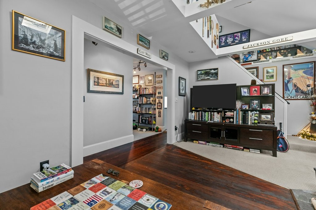 21 Slocum Street Newport, RI 02840 - Photo 13 of 50