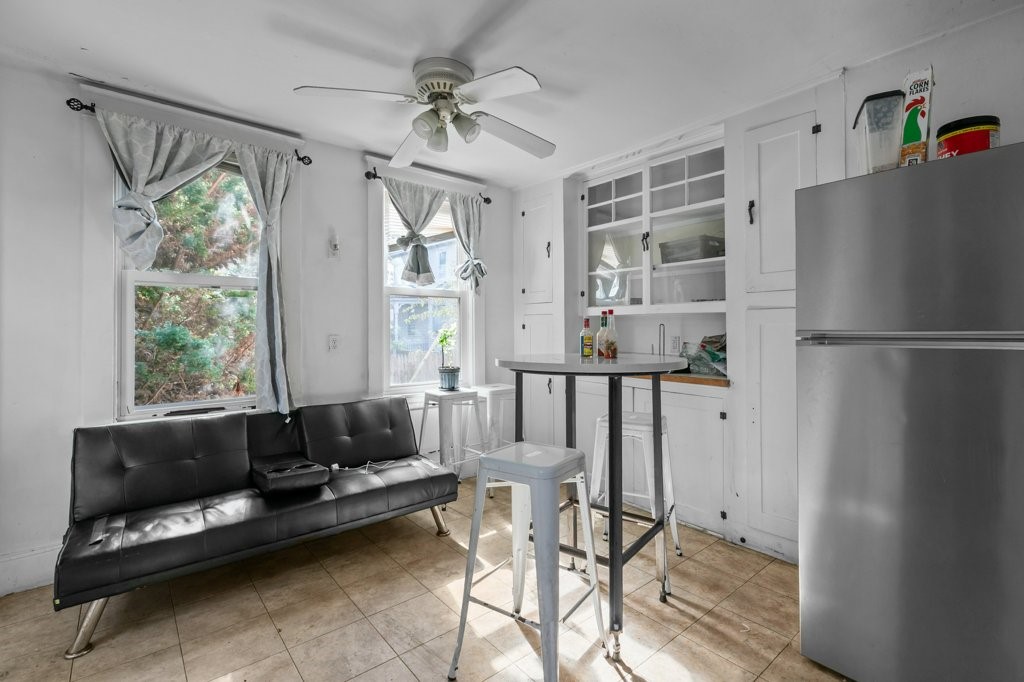 21 Slocum Street Newport, RI 02840 - Photo 32 of 50