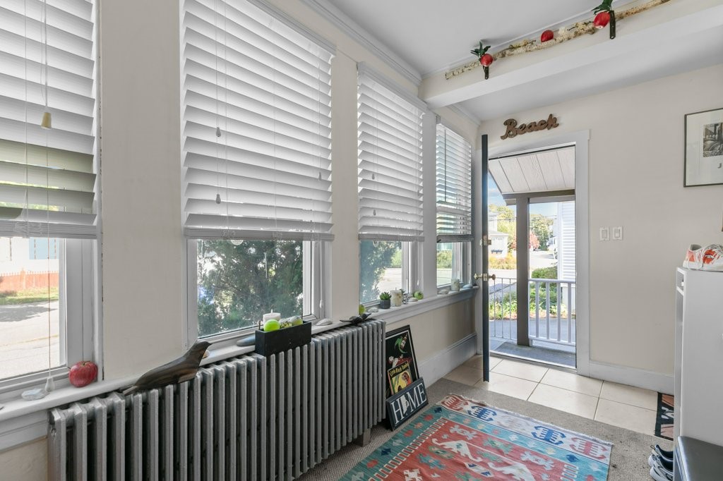 21 Slocum Street Newport, RI 02840 - Photo 7 of 50