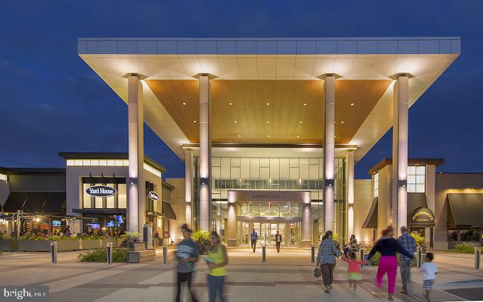 7781 Tiverton Drive Springfield, VA 22152 - Photo 50 of 53 Springfield Town Center