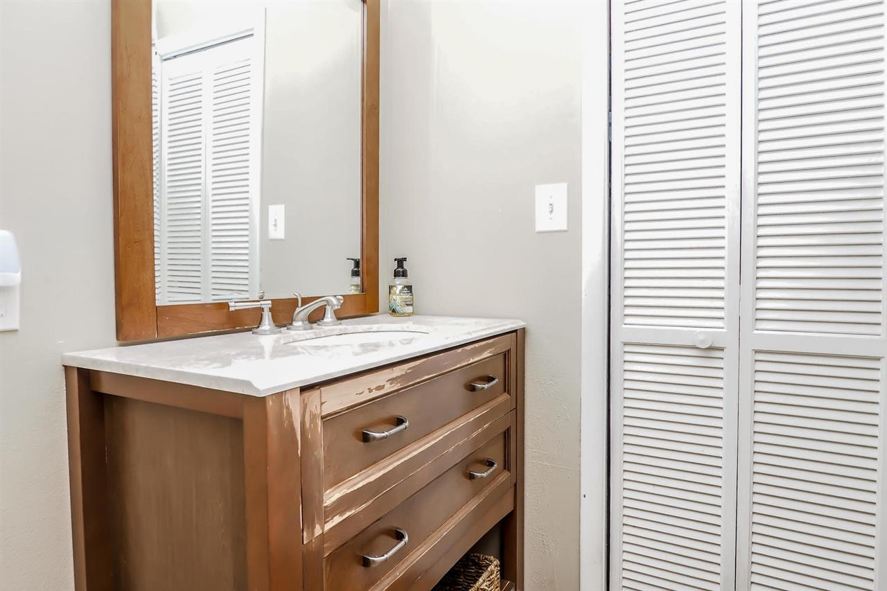 308 Georgetown Road Raleigh, NC 27608 - Photo 5 of 17 Photo 5