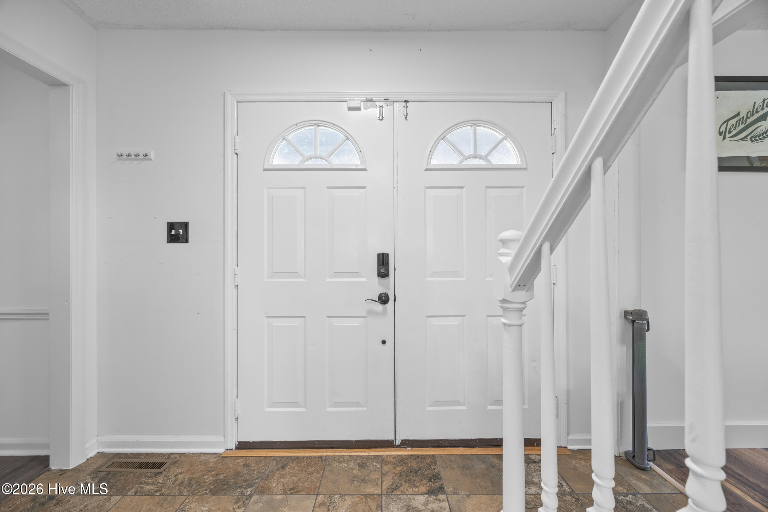 808 Gadwell Loop Jacksonville, NC 28540 - Photo 8 of 55 12_foyer
